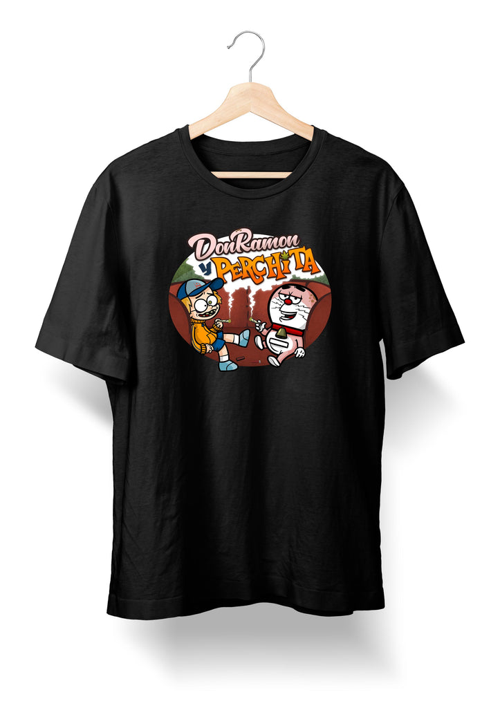 Camiseta de DonRamon y Perchita en sofa - DonRamon y Perchita - Tienda Oficial